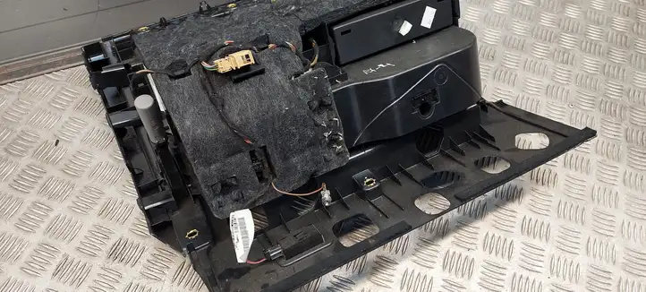 Audi A7 S7 4G (2010 - 2014) 4G1880302A Бардачок в сборе — фото 7