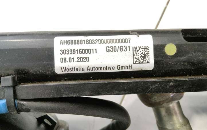 BMW 5 G30 G31 (2016 - )  6888018 Комплект крюка