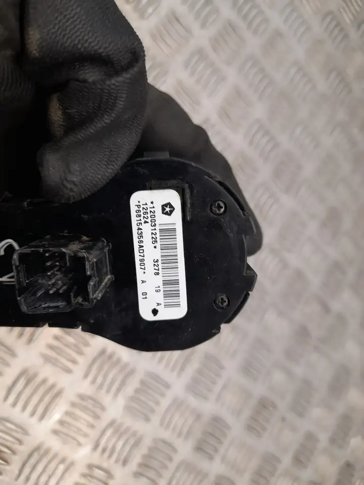 Chrysler Pacifica (2016 - ) 68154356AD Включатель фонарей — фото 2