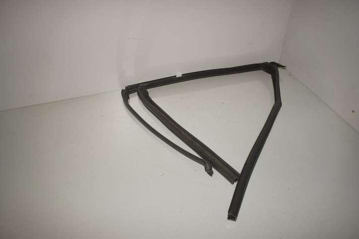 BMW X1 U11 (2022 - )  9451541 Уплотнительная резина стекла передней двери