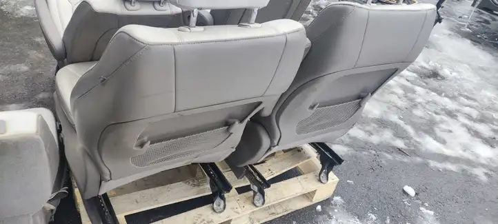 Chrysler Pacifica (2016 - ) Комплект салона — фото 10