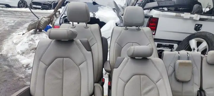 Chrysler Pacifica (2016 - ) Комплект салона — фото 16