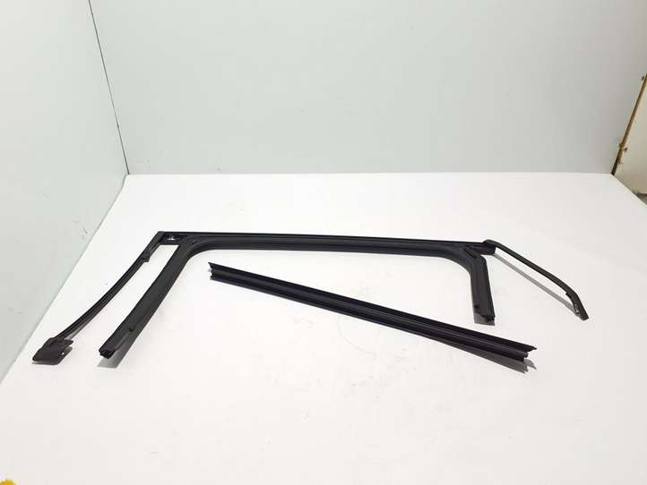 Renault Megane E-Tech (2022 - )  823304578R Уплотнительная резина на задних дверях