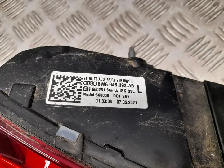 Audi A5 (2016 - ) 8W6945093AB Задний фонарь в крышке багажника — фото 7