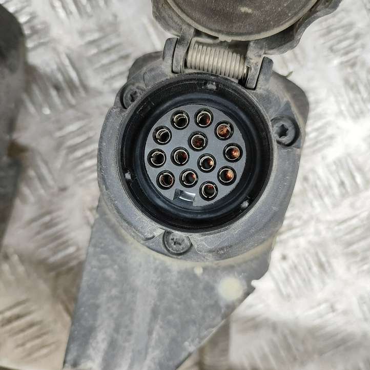 Tesla Model Y (2019 - 2024)  151441198I Комплект крюка
