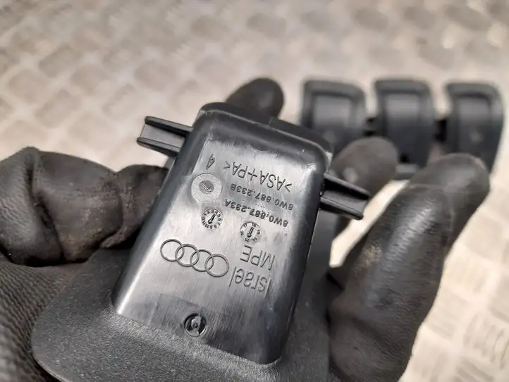 Audi A4 S4 B9 (2015 - 2019) 8W0887233A Заглушка ISOFIX — фото 2