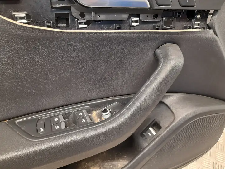 Audi A4 S4 B9 (2015 - 2019) 8W0867133 Обшивка передней двери — фото 3