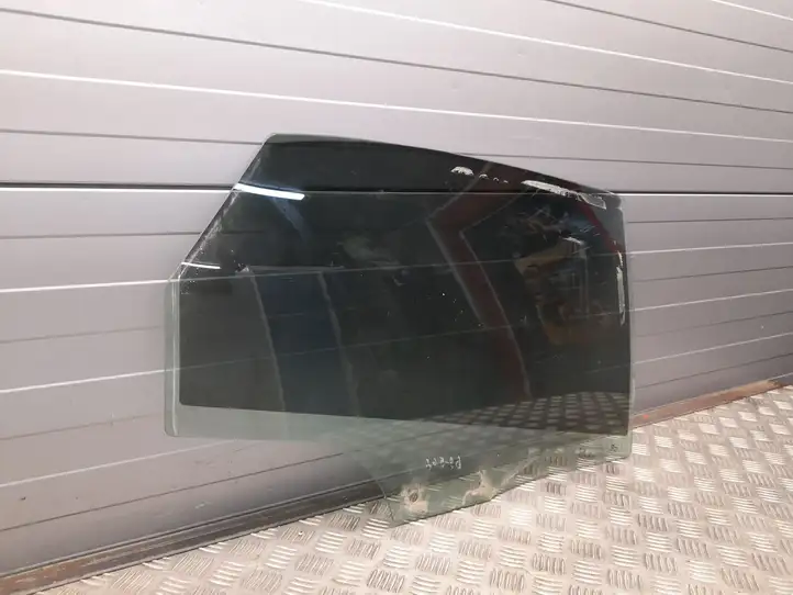 Audi A4 S4 B9 (2015 - 2019) 8W5845206 Стекло задней двери — фото 1