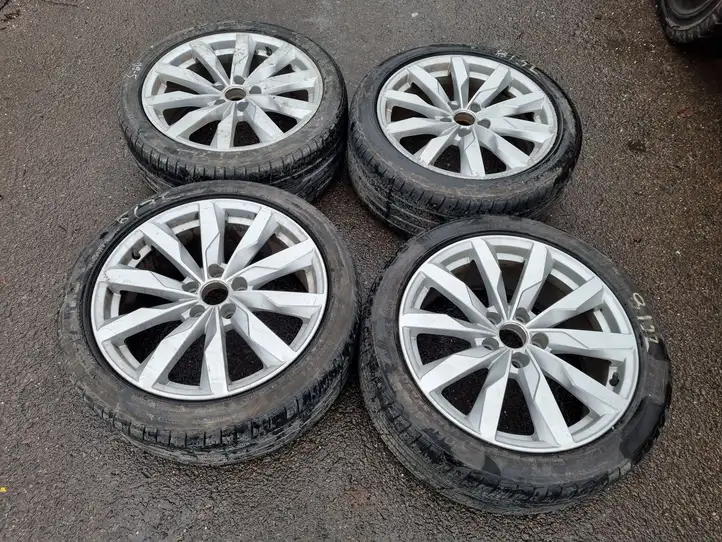 Audi A4 S4 B9 (2015 - 2019) 8W0601025S Легкосплавный колесный диск R18 — фото 1