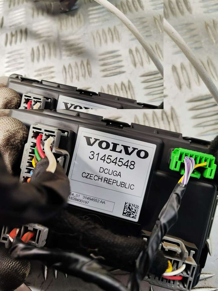 Volvo S90 (2016 - 2020)  31664223 Комплект крюка