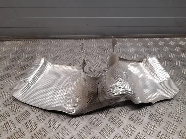Audi Q3 F3 (2018 - ) Теплоизоляция (теплозащита) — фото 1