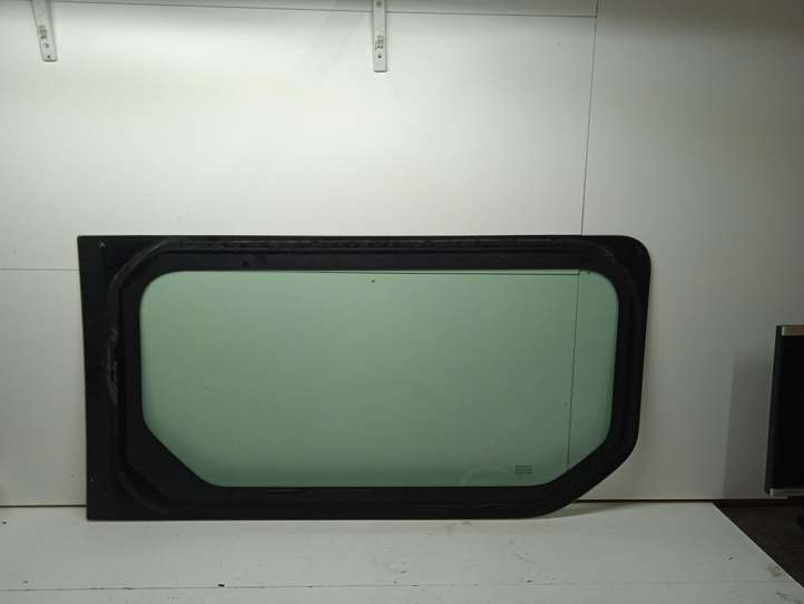 Opel Vivaro (2014 - 2018)  43R000479 Стекло раздвижных дверей