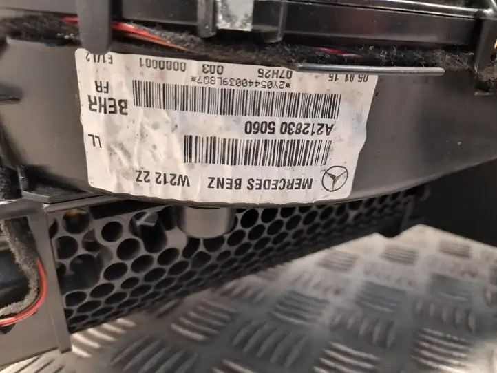 Mercedes-Benz E A207 (2010 - 2017) A2128305060 Комплект системы вентиляции салона — фото 9