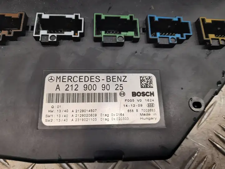 Mercedes-Benz E A207 (2010 - 2017) A2129009025 Блок предохранителей — фото 2