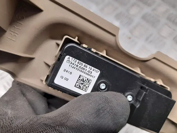 Mercedes-Benz GL X166 (2013 - 2019) A1728208610 Другие включатели / ручки/ переключатели — фото 2