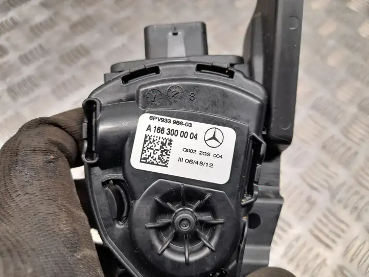 Mercedes-Benz GL X166 (2013 - 2019) A1663000004 Педаль акселератора — фото 2