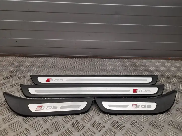Audi Q5 SQ5 (2012 - 2017) 8R0853373G Внутренняя обшивка порога (комплект) — фото 7