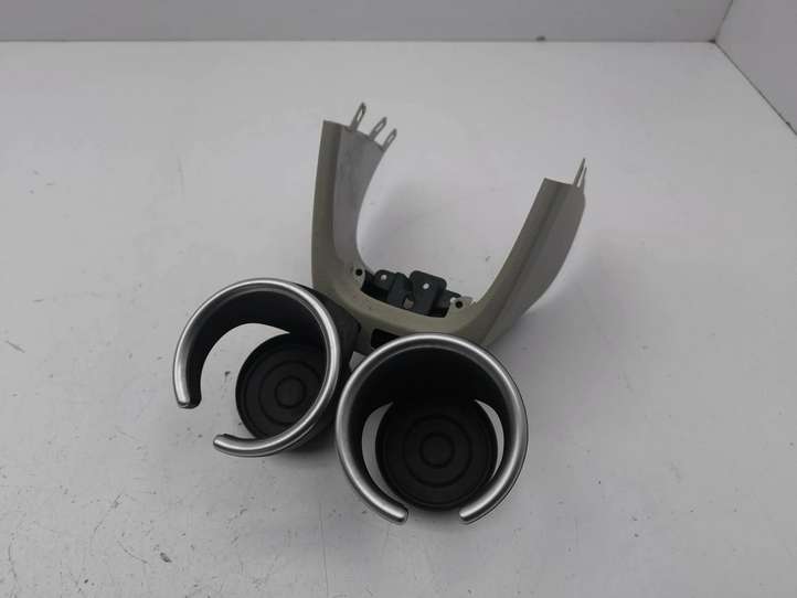 BMW i3 (2013 - )  9292462 Держатель чашки
