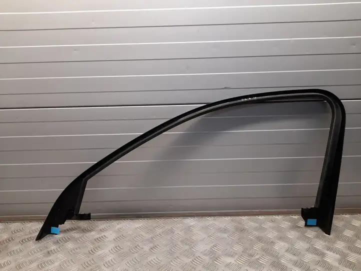 Audi Q3 F3 (2018 - ) 83A867609 Накладка стекла передней двери — фото 1