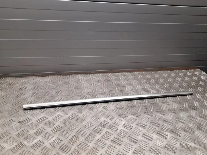 Audi Q3 F3 (2018 - ) 83A839476 Накладка стекла задней двери — фото 1