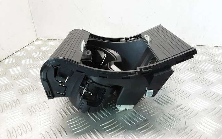 BMW X1 F48 F49 (2015 - 2022)  9299529 Держатель чашки