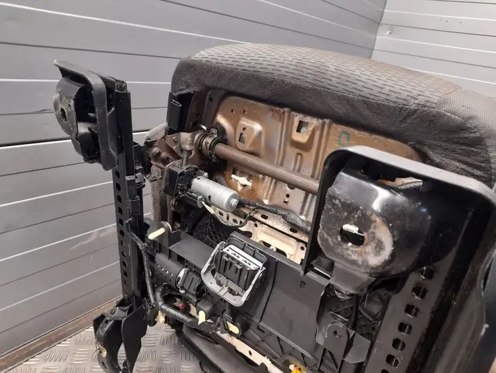 Ford F150 (2014 - 2018) Переднее сиденье водителя — фото 4