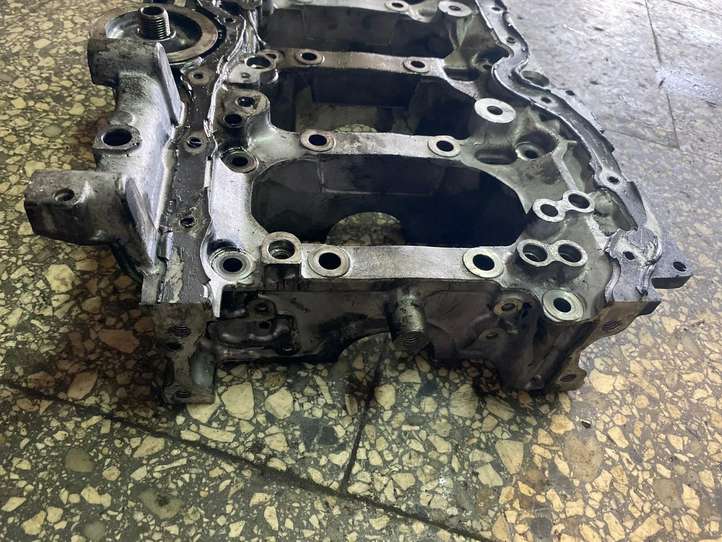Mazda 6. (2012 - 2015)  SH0110382S5209 Кронштейн коленчатого вала