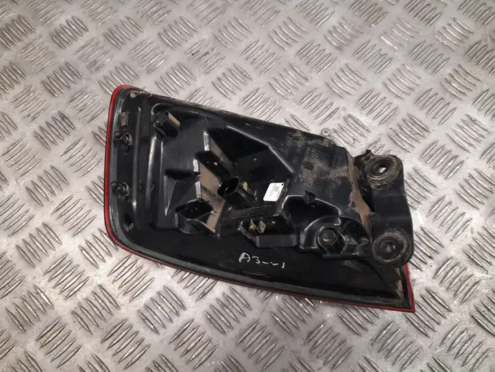 Audi A3/S3 8V (2012 - 2016) 8V5945096C Задний фонарь в кузове — фото 7