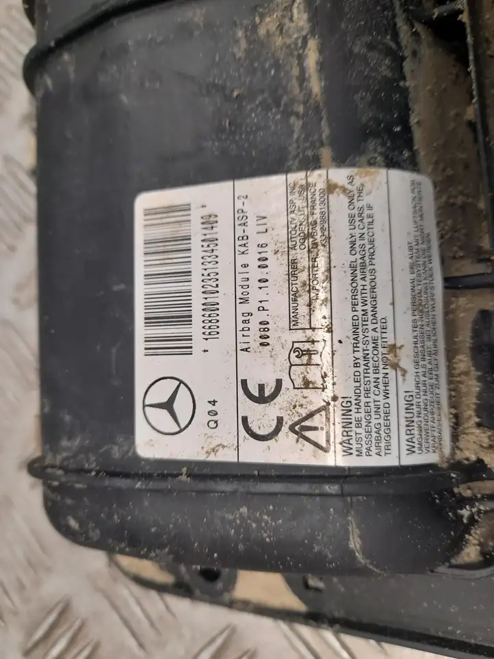 Mercedes-Benz GL X166 (2013 - 2019) A16686001023 Коленная подушка безопасности — фото 2
