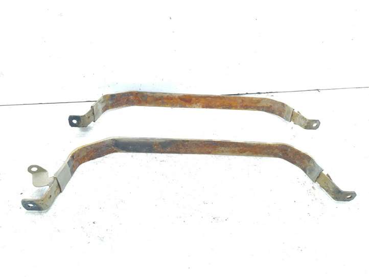 Subaru Outback (2009 - 2014)   Держатель (держатели) топливного бака