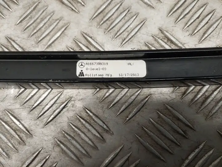 Mercedes-Benz GL X166 (2013 - 2019) A1667300319 Облицовка заднего бокового стекла — фото 2