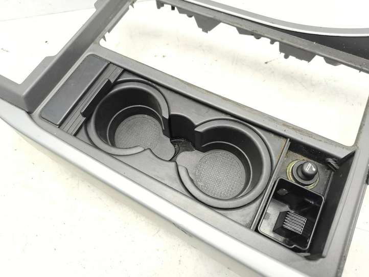 Land Rover Range Rover Sport (2005 - 2009)  FHM500032XXX Держатель чашки
