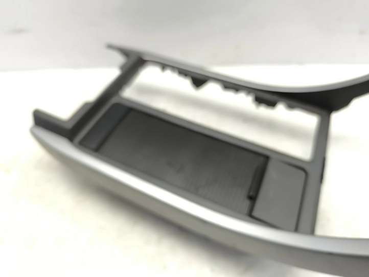 Land Rover Range Rover Sport (2005 - 2009)  FHM500032XXX Держатель чашки