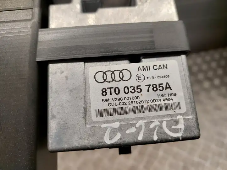 Audi A4 Allroad (2011 - 2016) 8T0035785A AUX разъем — фото 2