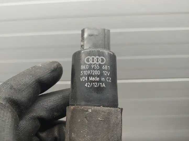 Audi A4 Allroad (2011 - 2016) 8K0955681 Насос омывателя фар — фото 2