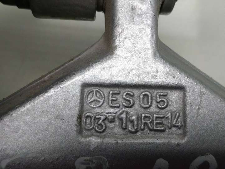 Mercedes-Benz E W211 (2002 - 2009)   Нижняя петля задней двери