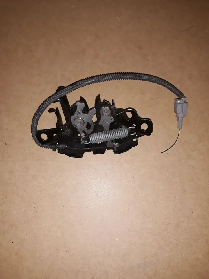 Nissan X-Trail T32 (2014 - 2021) Замок капота — фото 1
