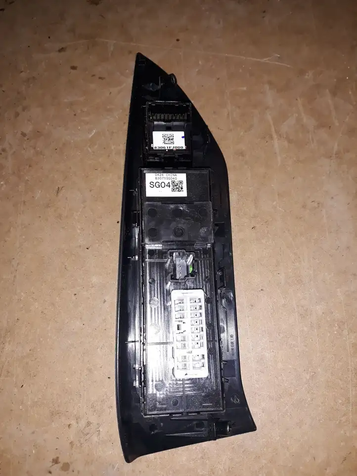 Subaru Forester SJ (2013 - 2018) 83071SG040 Блок кнопок стеклоподъемников — фото 3