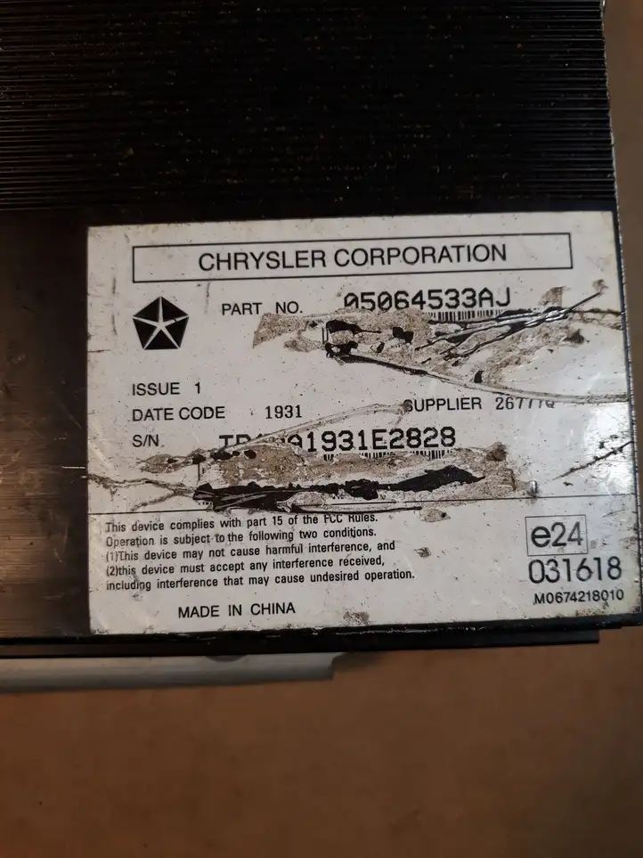 Jeep Grand Cherokee (2010 - 2021) 05064533AJ Усилитель звука — фото 3