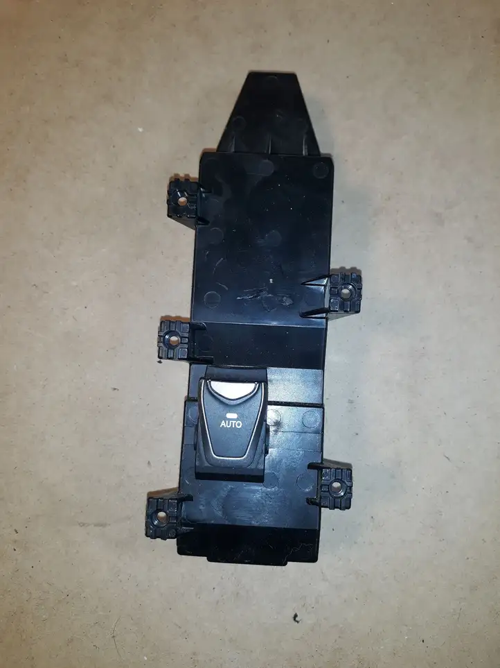 Hyundai Santa Fe (2012 - 2015) 935752W520 Блок кнопок стеклоподъемников — фото 1