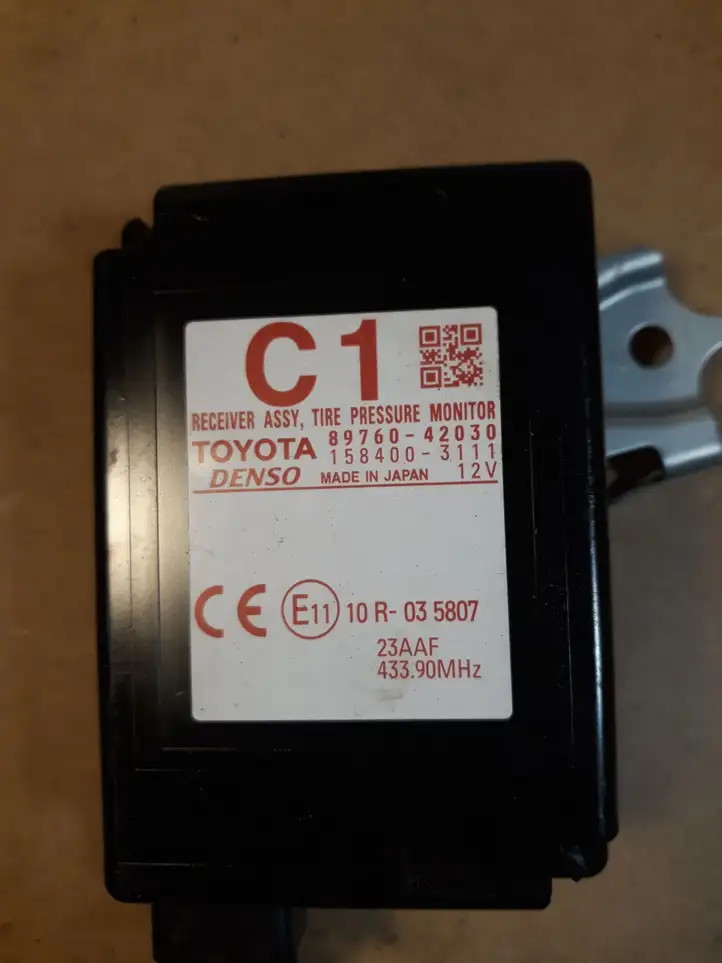 Toyota RAV 4 (XA40) (2012 - 2018) 8976042030 Блок управления TPMS — фото 3
