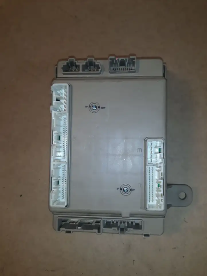 Subaru Outback (BS) (2014 - 2019) 82201AL150 Блок предохранителей — фото 2