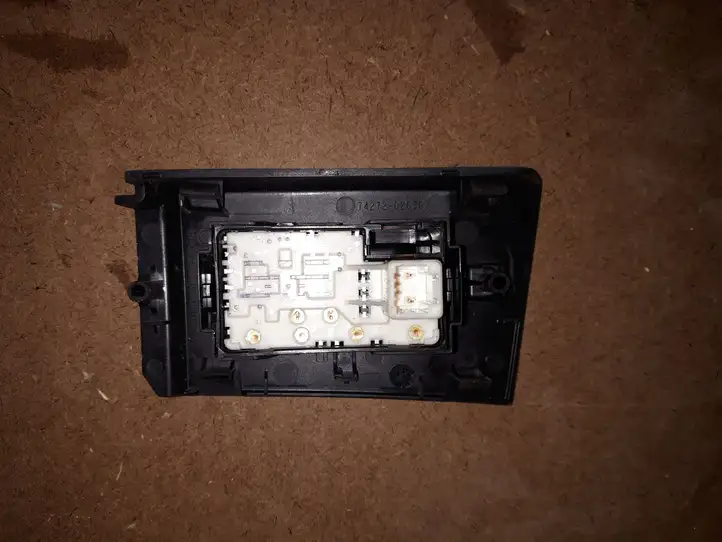 Toyota Auris E180 (2012 - 2018) 7427202630 Блок кнопок стеклоподъемников — фото 2