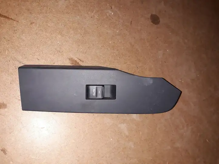 Toyota Auris E180 (2012 - 2018) GE0025329 Кнопка стеклоподъемников — фото 1