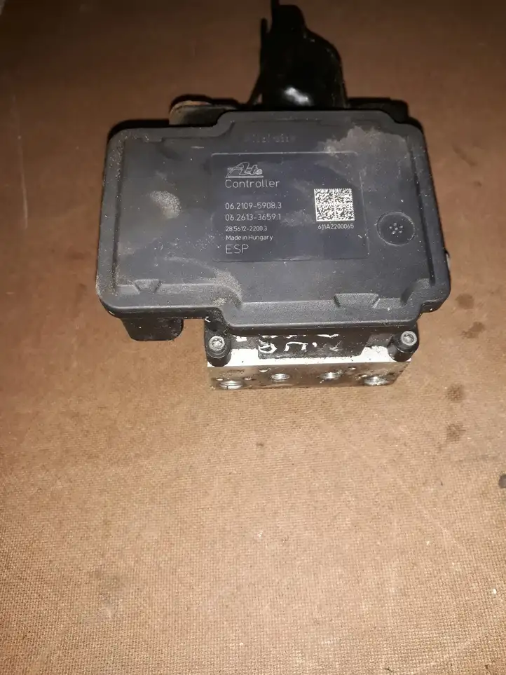 Nissan Murano Z51 (2009 - 2016) 476601SW4A ABS блок — фото 2
