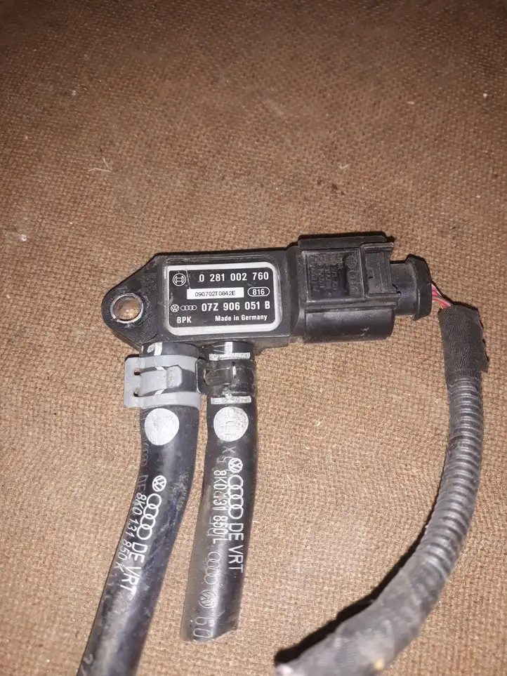 Audi Q5 SQ5 (2008 - 2012) 07Z906051B Датчик давления выхлопных газов — фото 1