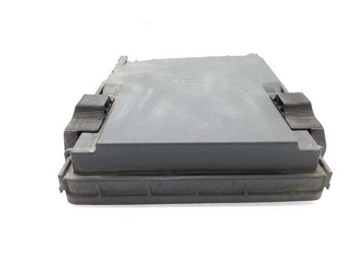 Volkswagen PASSAT B6 (2005 - 2010)  1K0937132F Крышка ящика предохранителей