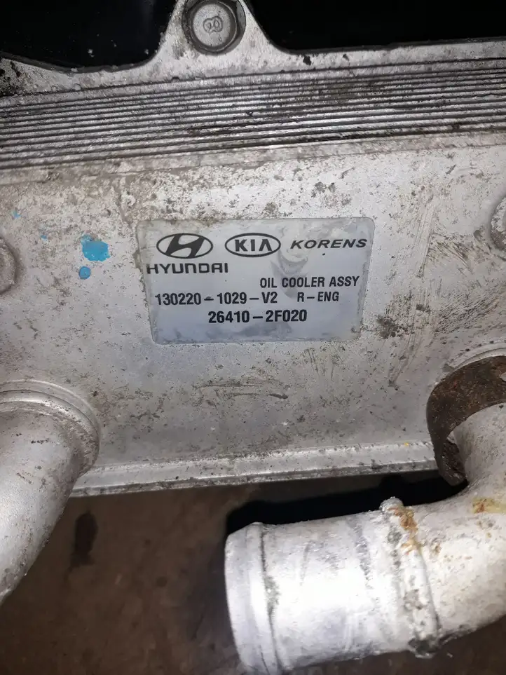 Kia Sportage (2010 - 2014) 264102F020 Кронштейн масляного фильтра — фото 2