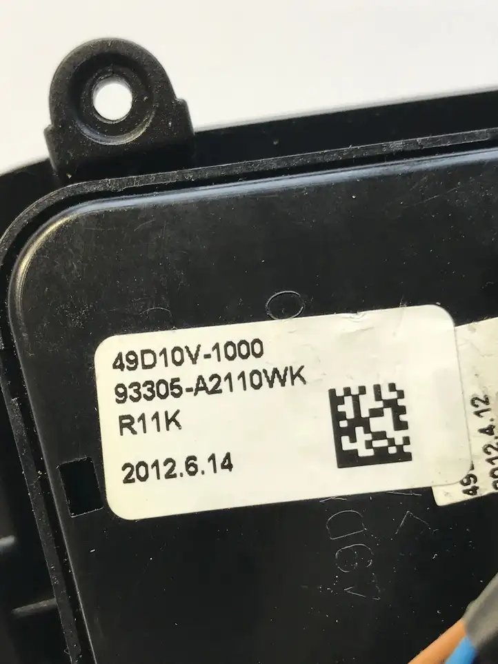 Kia Ceed (2012 - 2015) 93305A2110WK Включатель регулировки высоты фонарей — фото 2