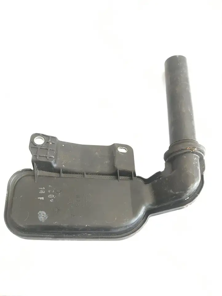 Audi Q5 SQ5 (2008 - 2012) 8R0955452A Горловина бачка омывателя — фото 3